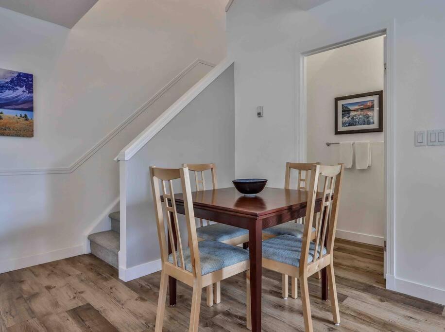 Apartmán Big Mountain Views - Bright 2-Story Corner Unit Canmore Exteriér fotografie