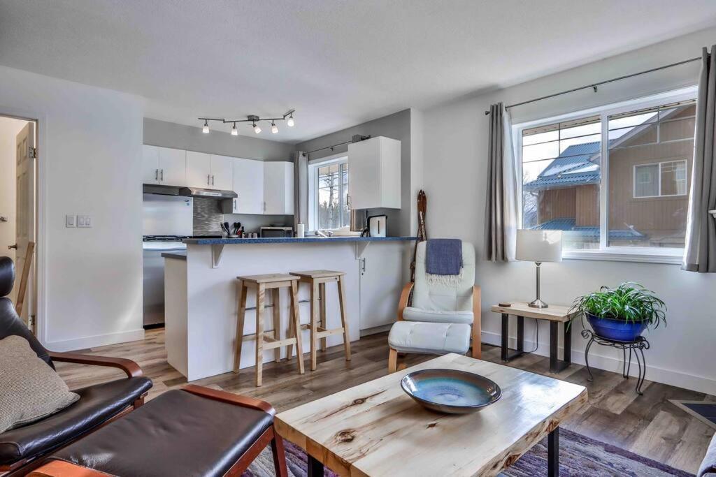 Apartmán Big Mountain Views - Bright 2-Story Corner Unit Canmore Exteriér fotografie